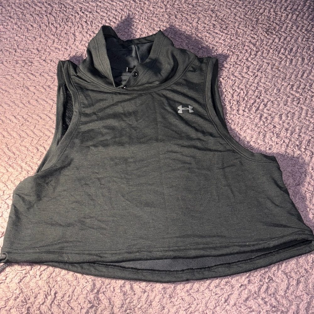 Under Armor running vest. Size medium. Black.